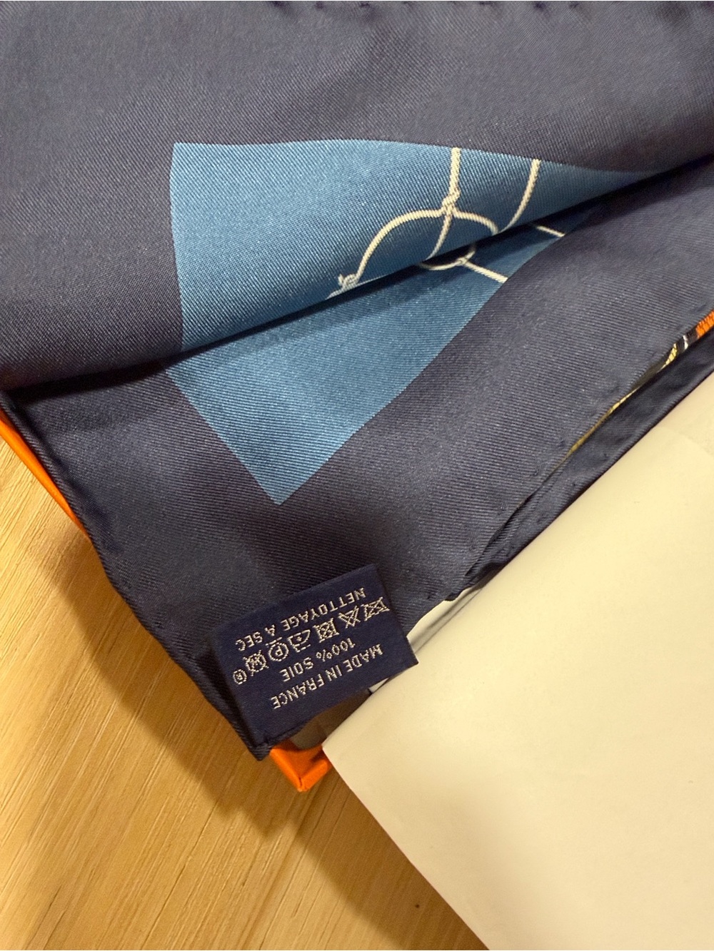 HERMES Scarf Carre 90 Lanterns Balloons - Picture 3 of 3